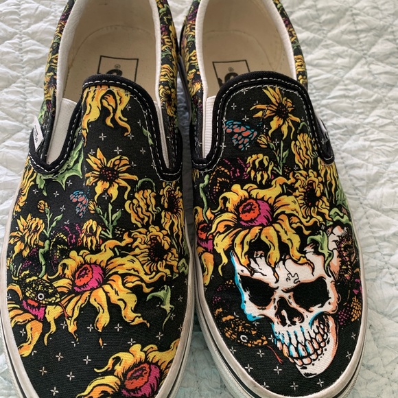 Vans Shoes - Vans slip on shoes
